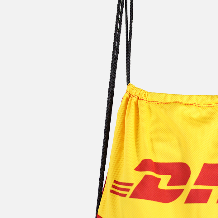 Upgecycelter Turnbeutel, DHL
