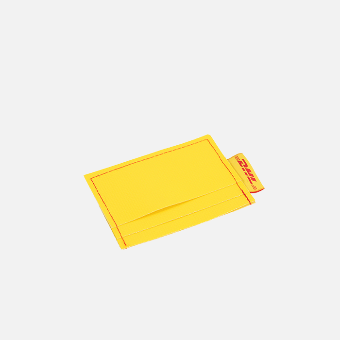 Upgecycelter Cardholder aus LKW-Plane